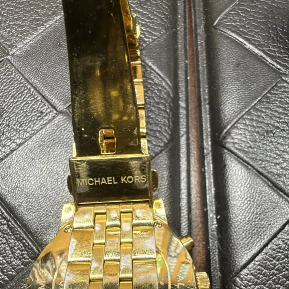 Michael Kors Women's Wristwatch MK-5698 37mm Case 5.5-5.75 Max Wrist Size Gold